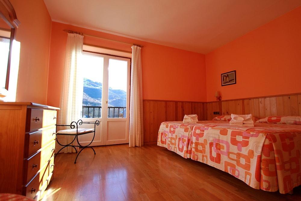 Hotel Escalar Пантикоса Екстериор снимка