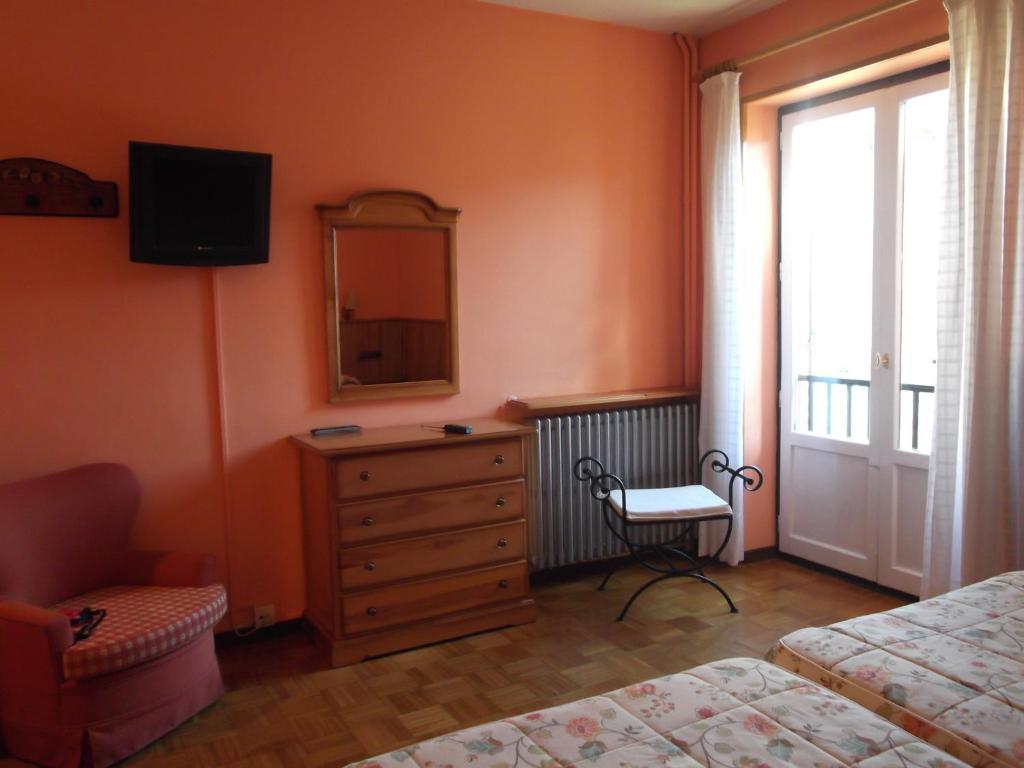 Hotel Escalar Пантикоса Стая снимка